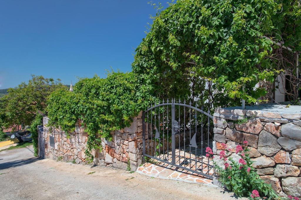 Apartman Tota Glamur Jelsa