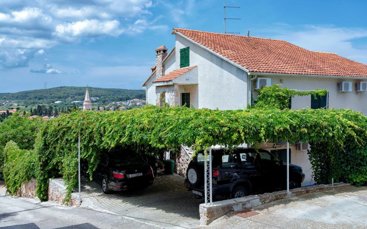 Apartman Tota Glamur Jelsa